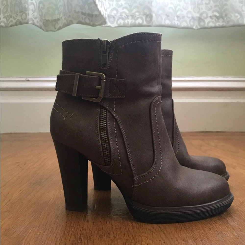 White Mountain Booties